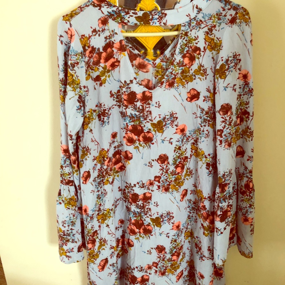 Keyhole bell sleeve dress